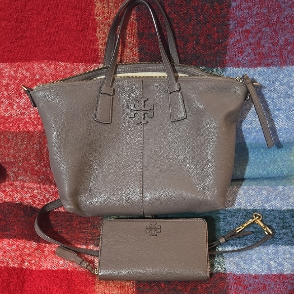 Handbags - Tory Burch  Leather Tote and Wallet Set